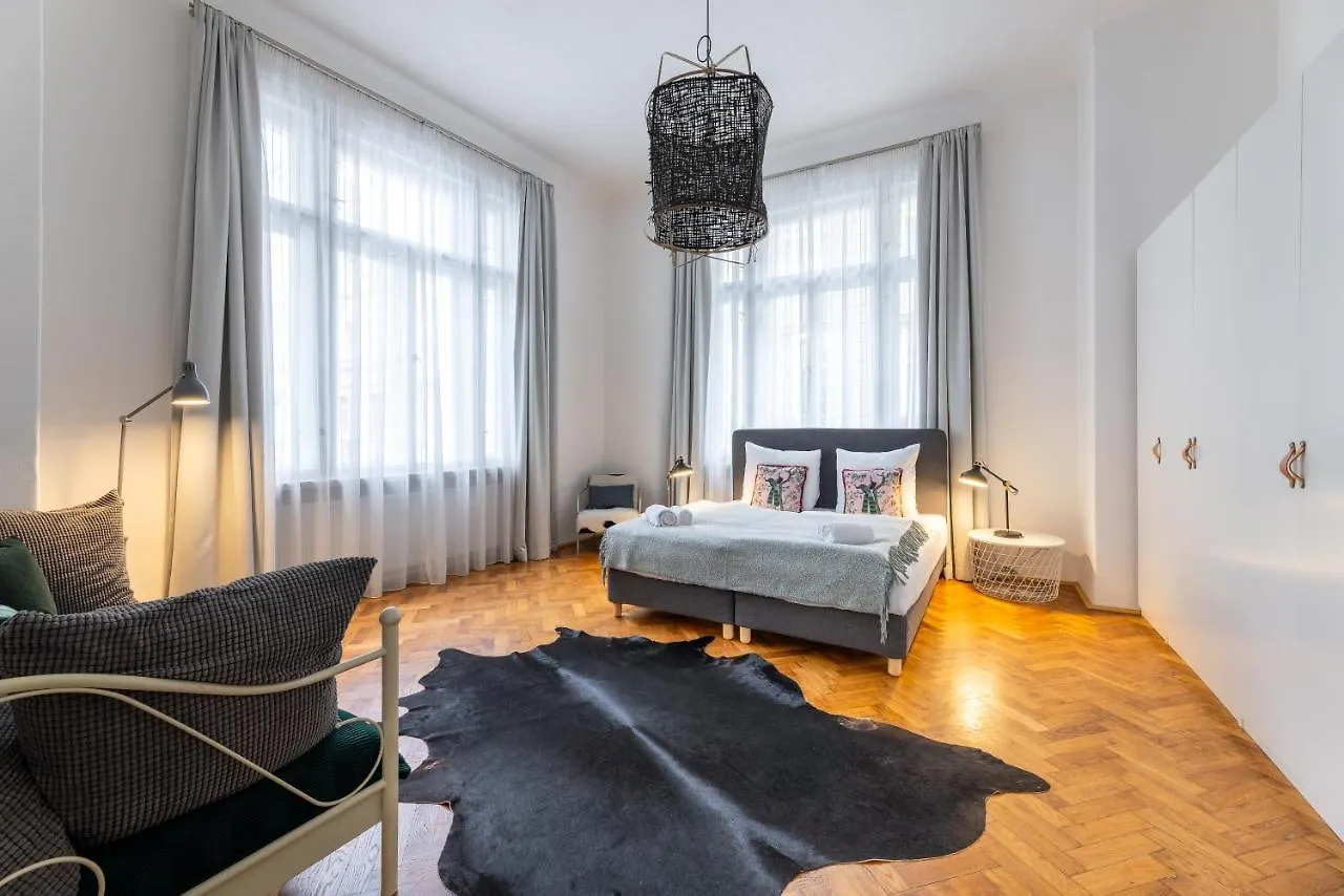 Charming 1 Bedroom Apartment In The City Center Of Prague contacts
