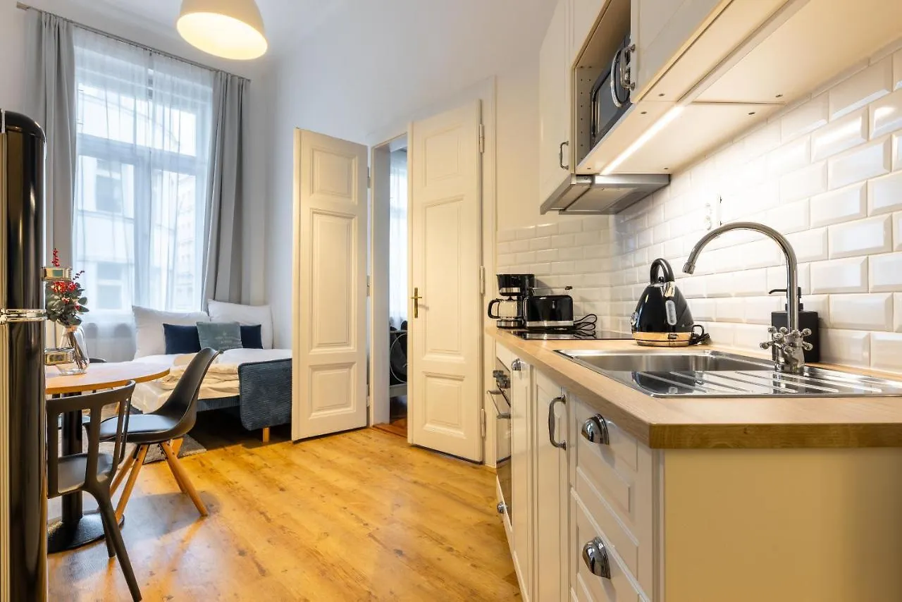 Charming 1 Bedroom Apartment In The City Center Of Prague 0*,